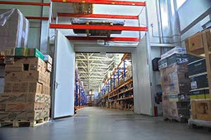 Специализированная техника для работы с грузом позволяющая производить складскую логистику FIFO